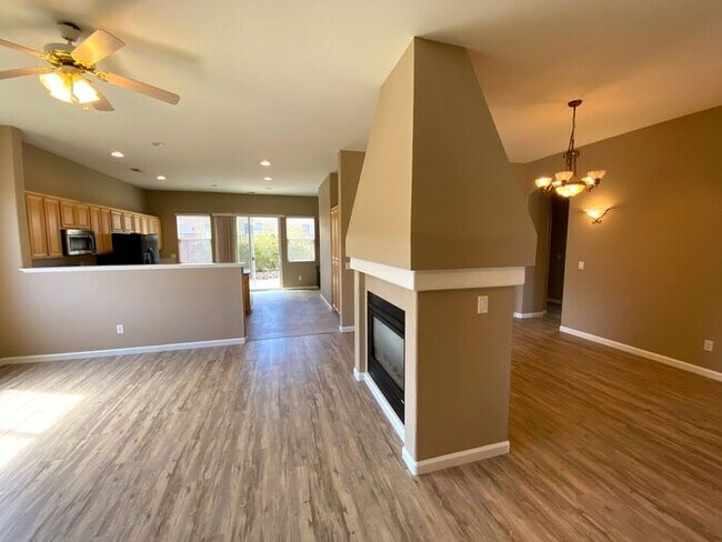 Foto del edificio - Beautiful 3 Bedroom + 1 FLEX ROOM Single Story House in South Meadows Reno