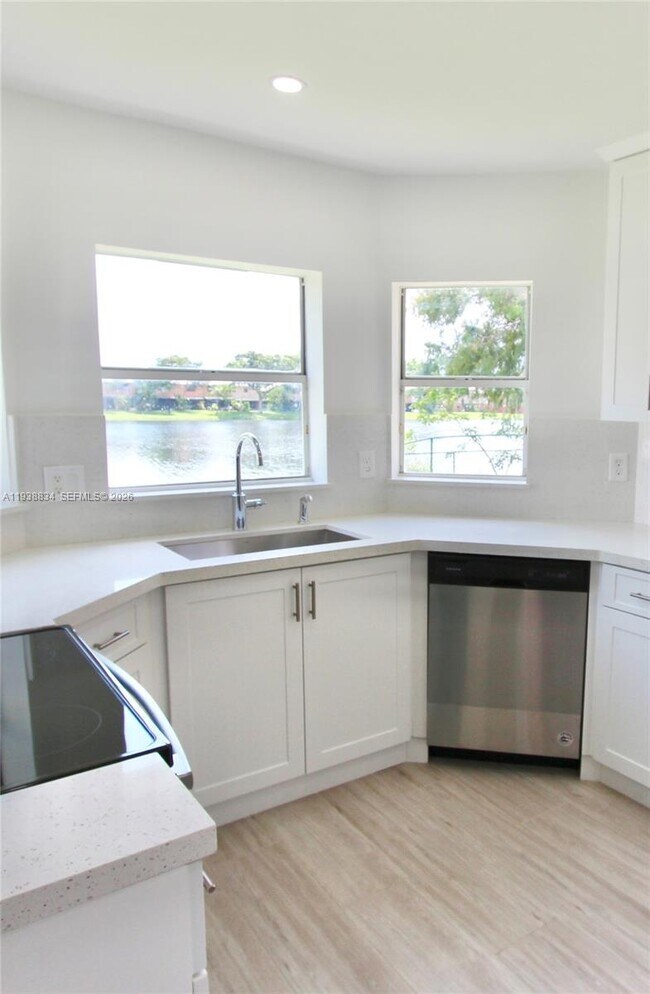 Foto del edificio - 239 NW 107th Ave