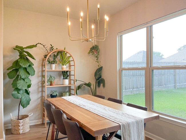Building Photo - 211 Sparkling Meadows Ln