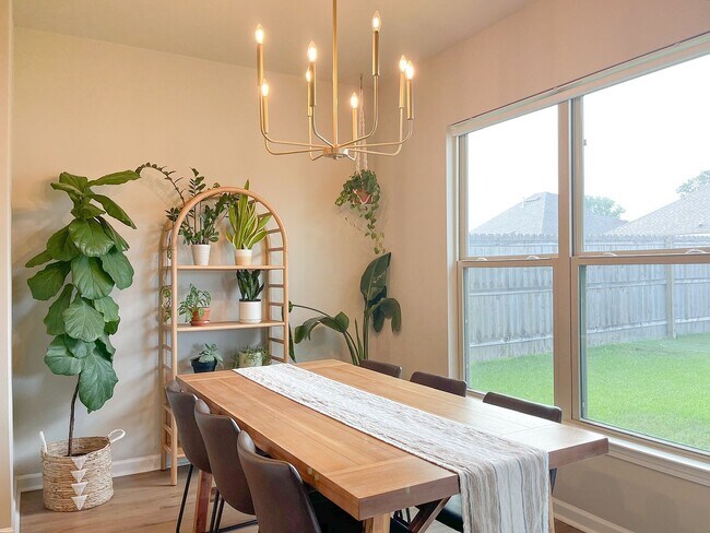 Foto del edificio - 211 Sparkling Meadows Ln