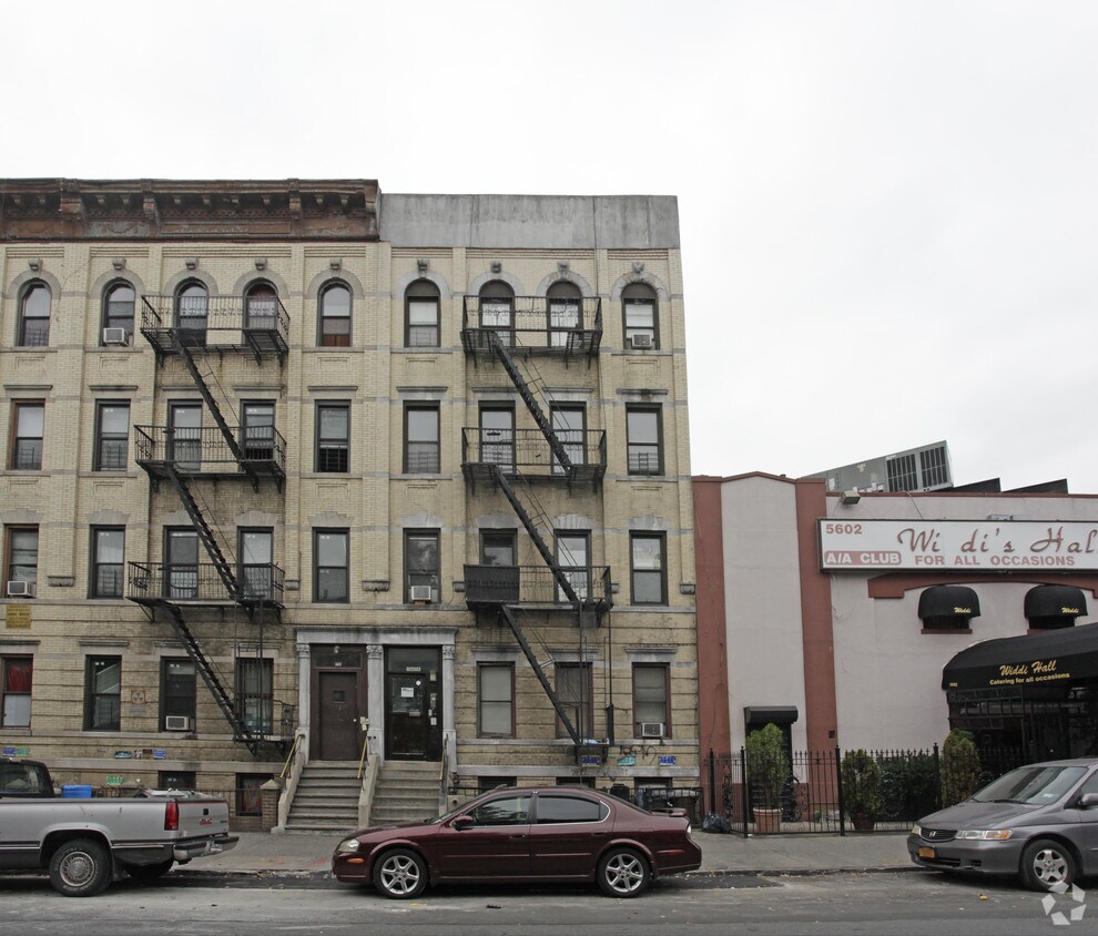Building Photo - 5608 6th Ave