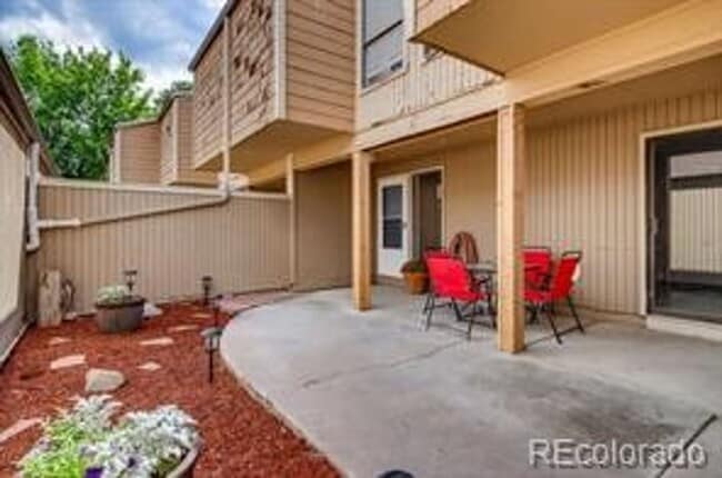 Foto del edificio - Beautifully Remodeled 3 bedroom Townhome in the Pinery.