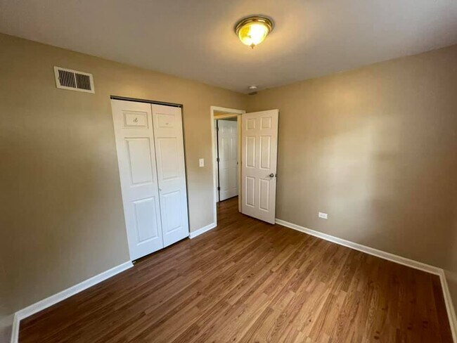 Building Photo - 673 Cleo Ct