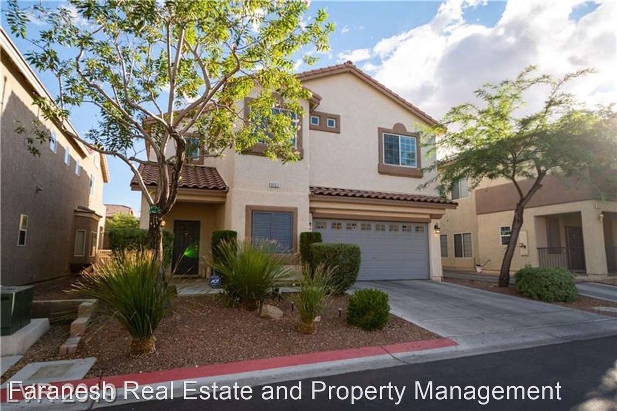 Foto principal - 3 br, 2.5 bath House - 9157 Sunken Meadow Ave
