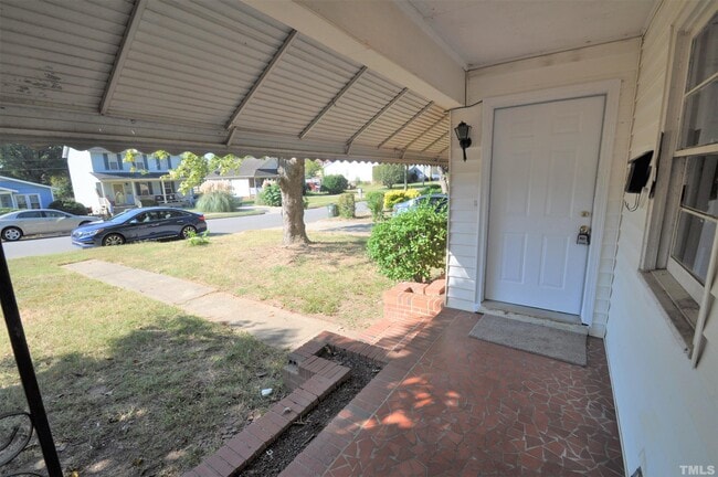 Building Photo - 1225 Robinson Ave