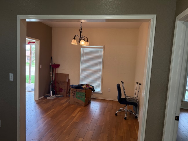 Building Photo - 6 Sunflower Cir