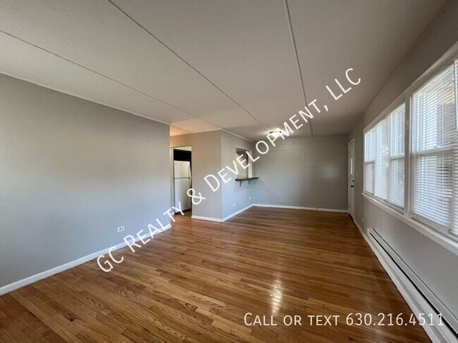 Building Photo - ***CRYSTAL LAKE 1ST FLOOR UNIT / 2 BDRM - ...