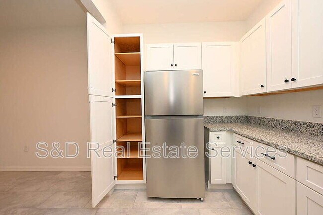 Building Photo - 1011 N Brunnell Pkwy