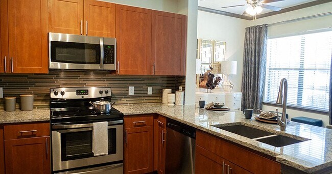 Foto del edificio - Retreat at Stonebridge Ranch Apartments