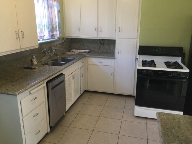 Foto del edificio - 4438 Steele St