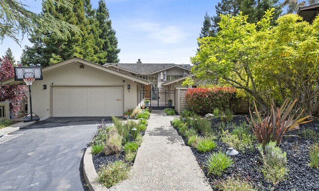 Building Photo - 4 br, 4.5 bath House - 5 Brent Court
