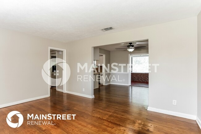 Foto del edificio - 6215 Pine Cove Ln