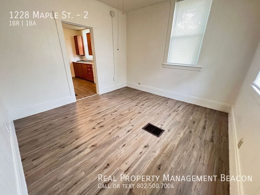 Primary Photo - 1228 Maple St