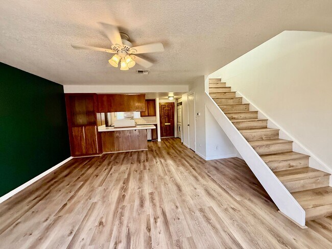 Foto del edificio - 6203 Vía Casitas