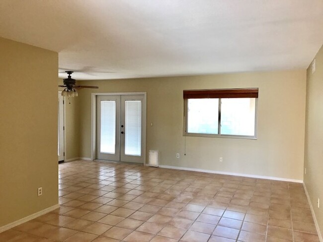 Building Photo - Cute condo in Mesa Del Sol