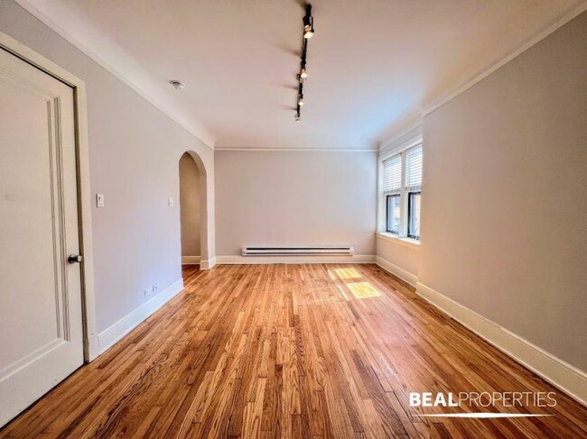 Building Photo - 0 bedroom in CHICAGO IL 60647
