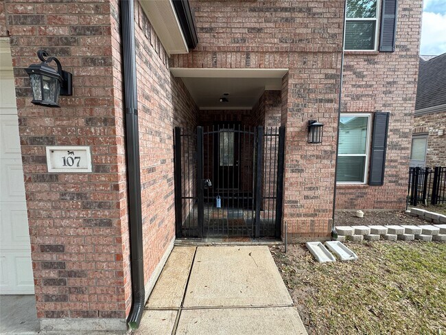 Building Photo - 107 Island Blvd