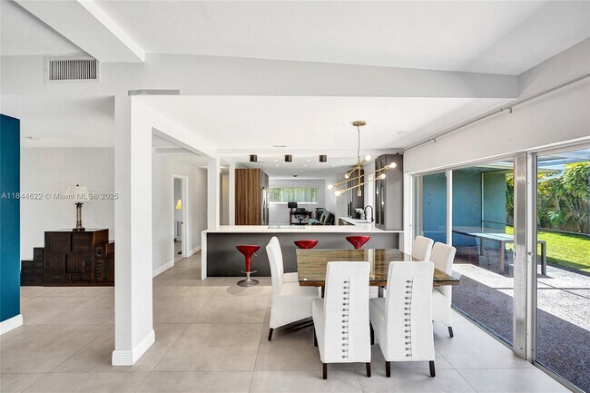 Foto del edificio - 1940 NE 185th Terrace