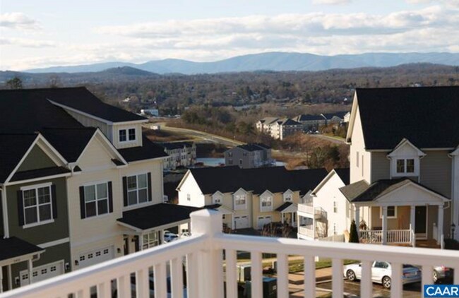 Building Photo - Beautiful 3BR, 2.5 Ba End Unit townhome in the Pavilion at Pantops