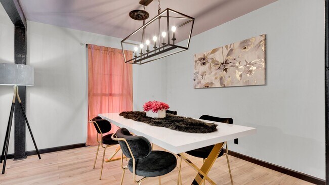 Foto del edificio - Fully furnished 3/2 Ardmore Highly Desired Neighborhood in ARDMORE