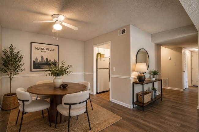 Building Photo - Hickory Creek Apartment and Townhomes