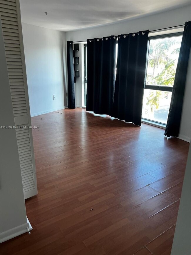 Foto del edificio - 5705 SW 72nd St