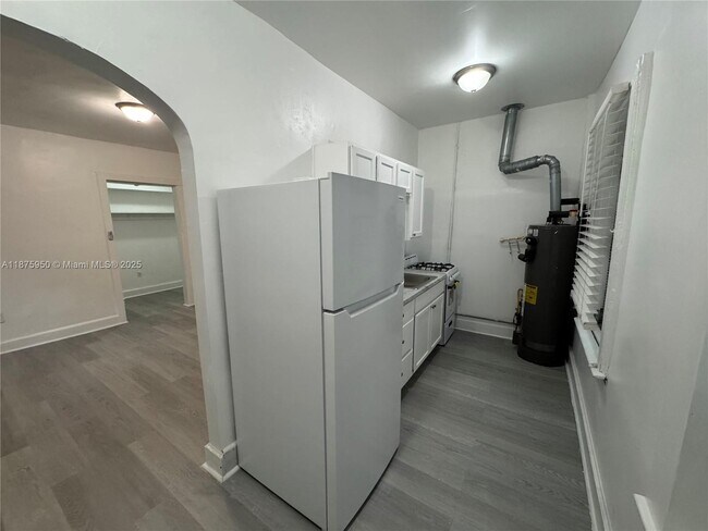 Foto del edificio - 177 NE 50th St