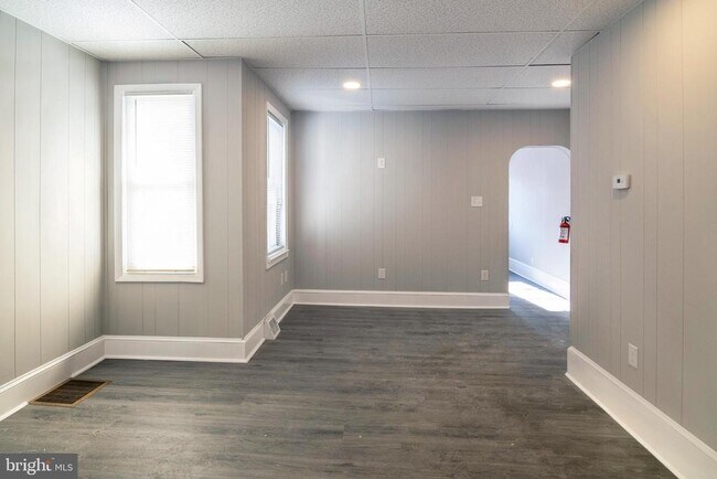 Building Photo - 614 Hunter St