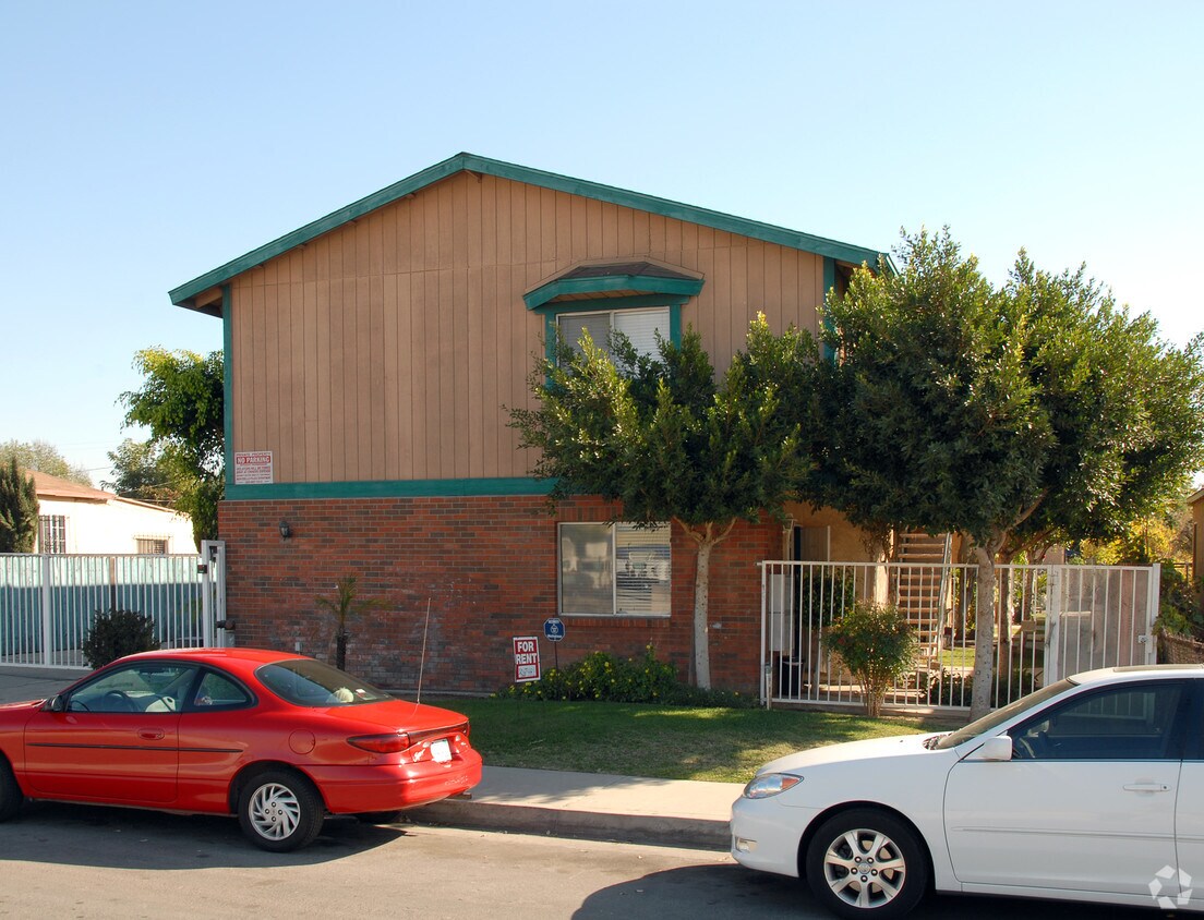 Primary Photo - 1448 S Greenwood Ave
