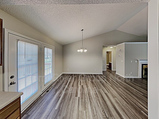 Foto del edificio - 19 Oak Meadow Ln