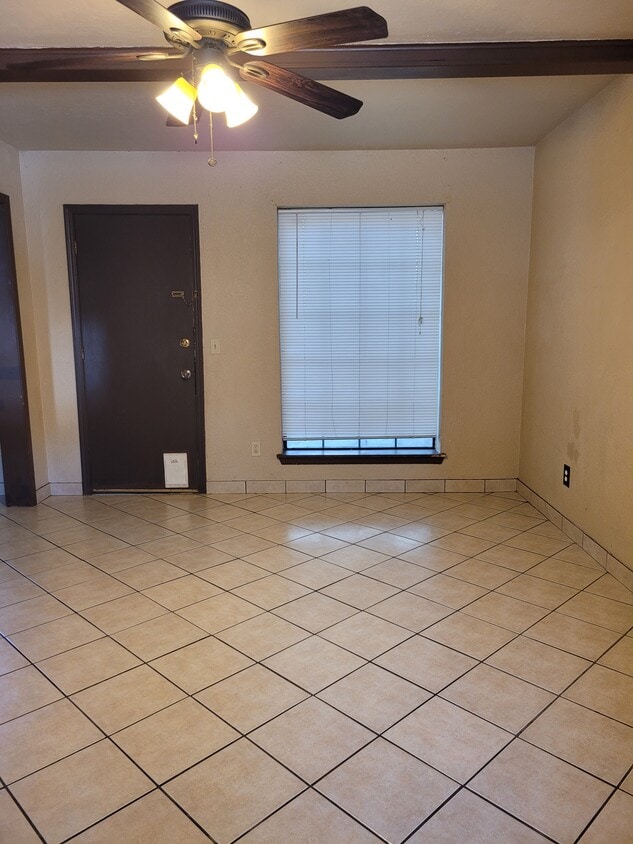 Living - 2720 SW 74th St