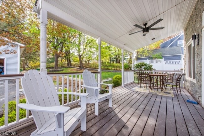 Foto del edificio - 305 Quaker Church Rd