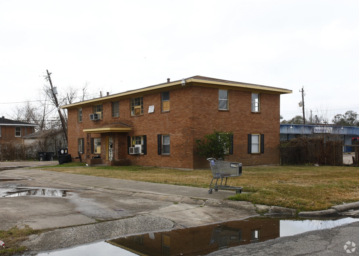 Building Photo - 7622-7626 Pecan Villas Dr