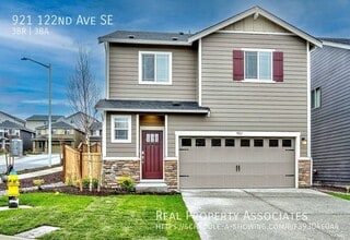 Building Photo - 921 122nd Ave SE