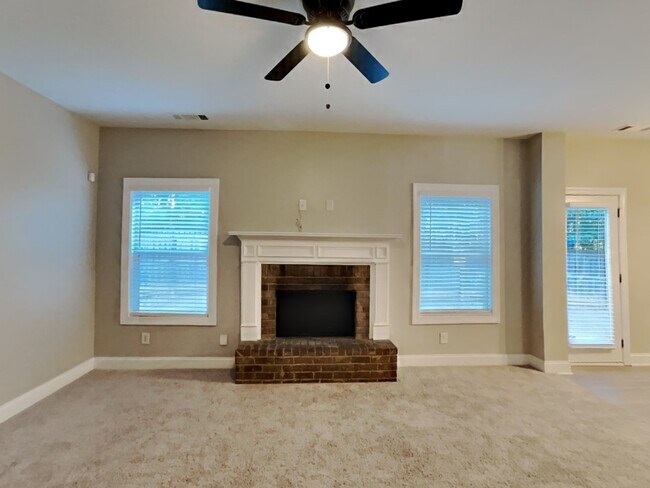 Foto del edificio - 400 Louise Way