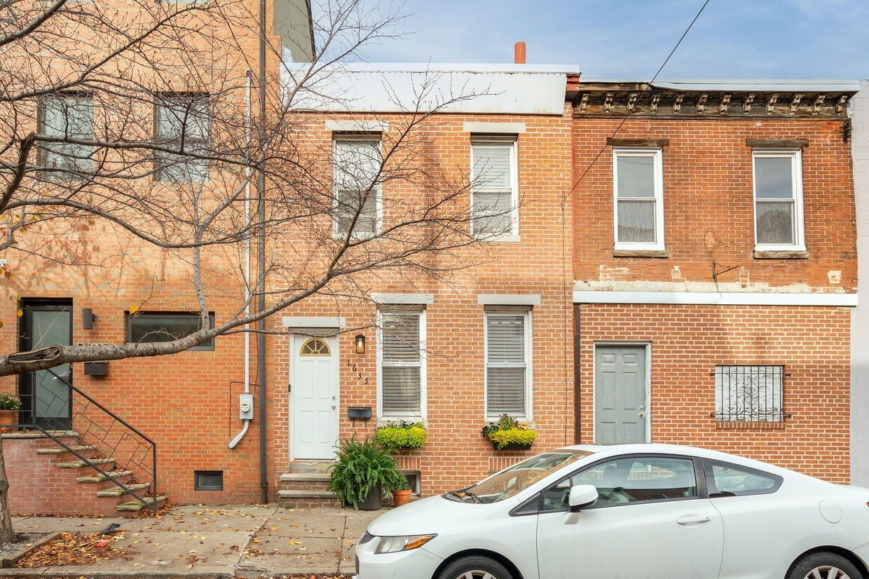 Primary Photo - 1635 Catharine St