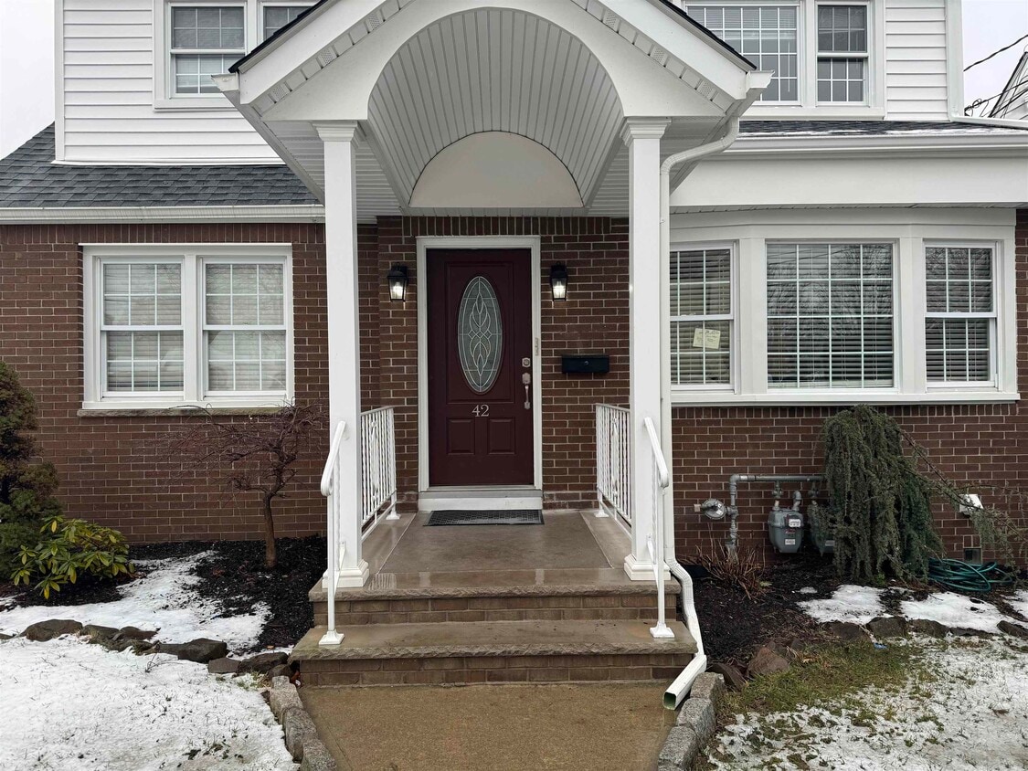 42 Summit Ave, Lyndhurst, NJ 07071 House Rental in Lyndhurst, NJ