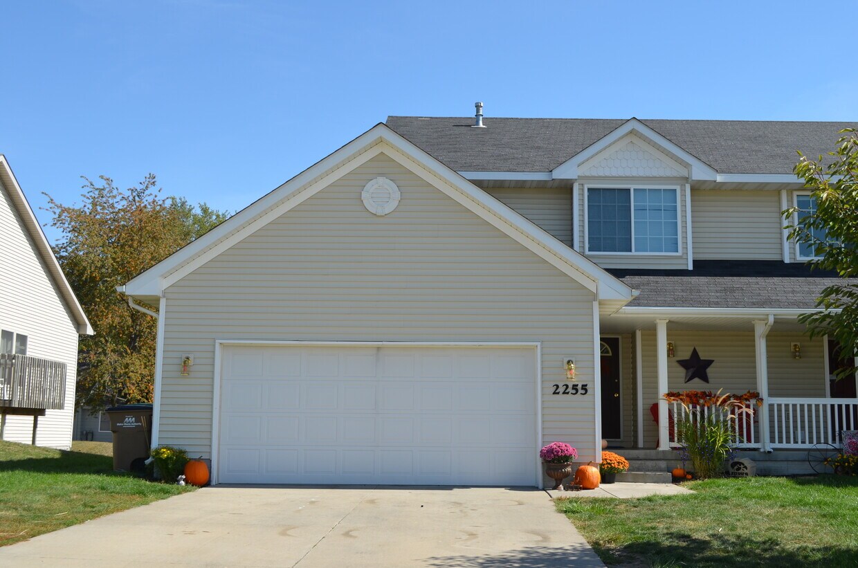 Primary Photo - 2255 Copper Wynd Dr