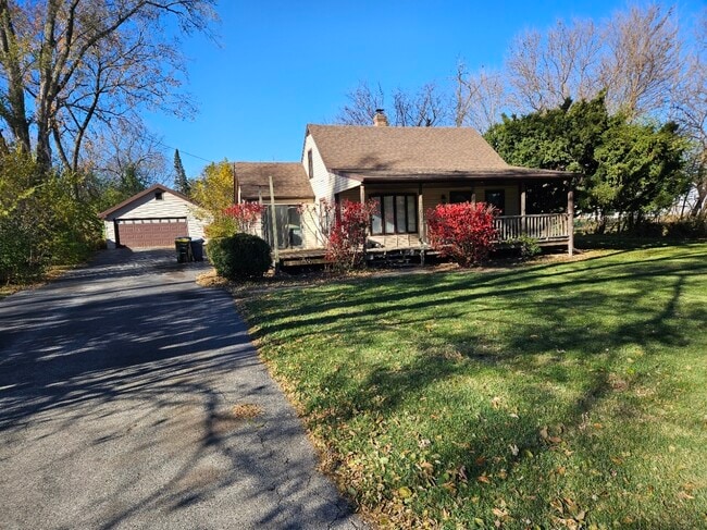 Foto del edificio - 1N670 River Dr