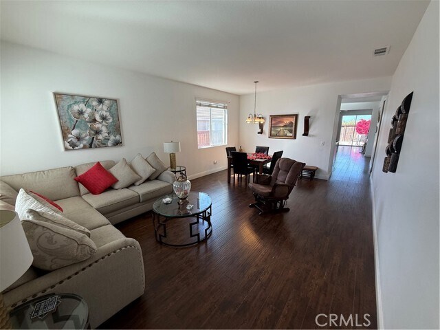 Foto del edificio - 17135 Via Xavier