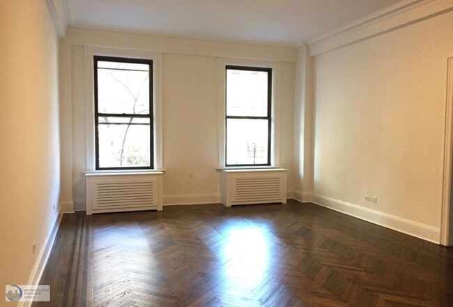 Building Photo - 166 W 72nd St