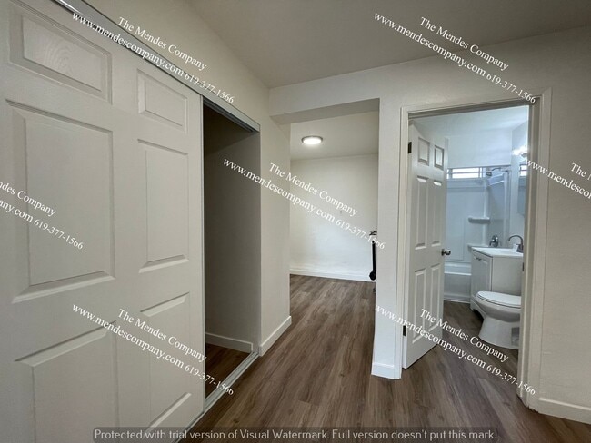 Building Photo - 929 1/2 Hoover Avenue-