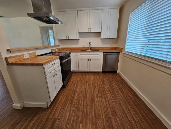 Building Photo - 3516 Olsen Dr