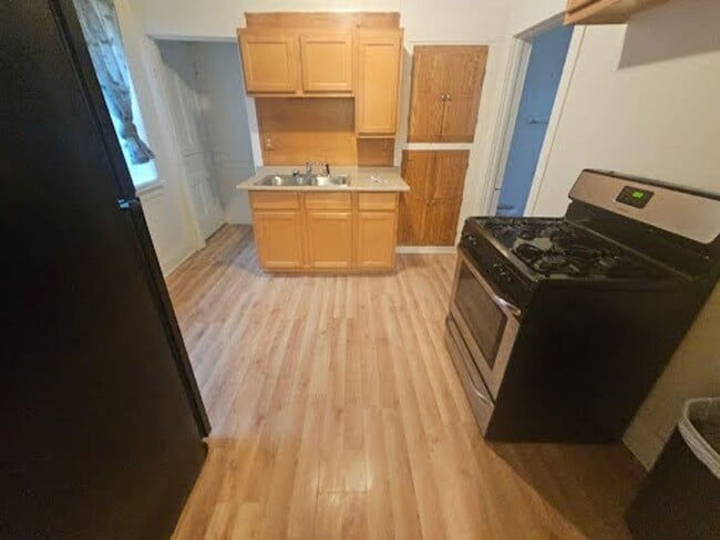 Foto del edificio - West Allis single family 2 bedroom house