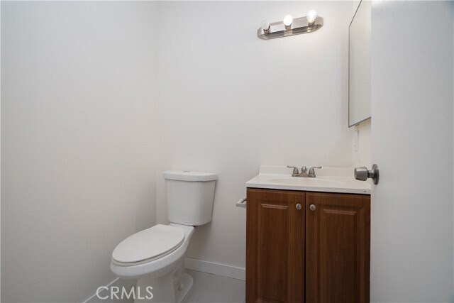 Foto del edificio - 38478 Larkin Ave