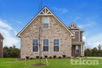 Building Photo - 360 Park Glen Dr