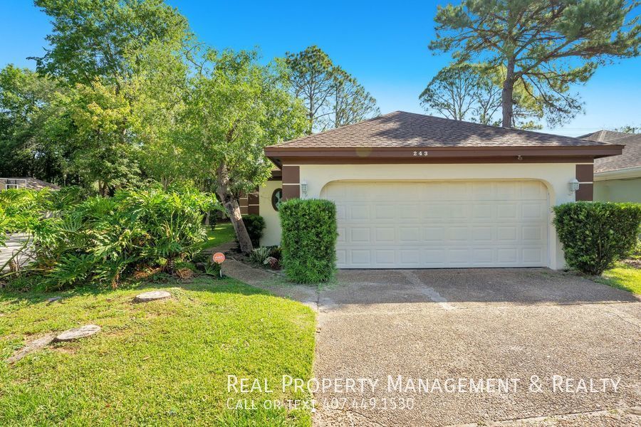 3 BR / 2 BA In Lakefront Shadowbay Community House Rental in Longwood