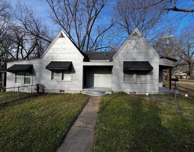 Foto del edificio - 2246 Simpson St