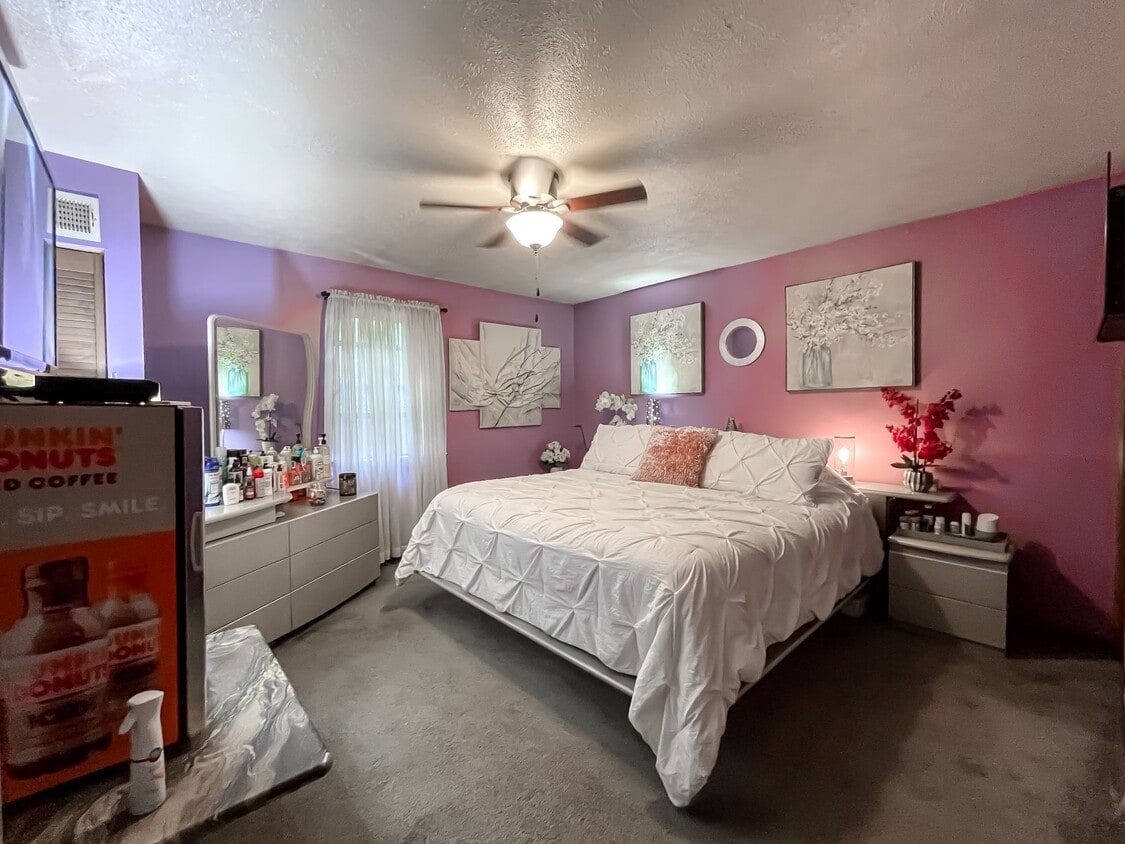 Primary Photo - Niles Executive Apartments