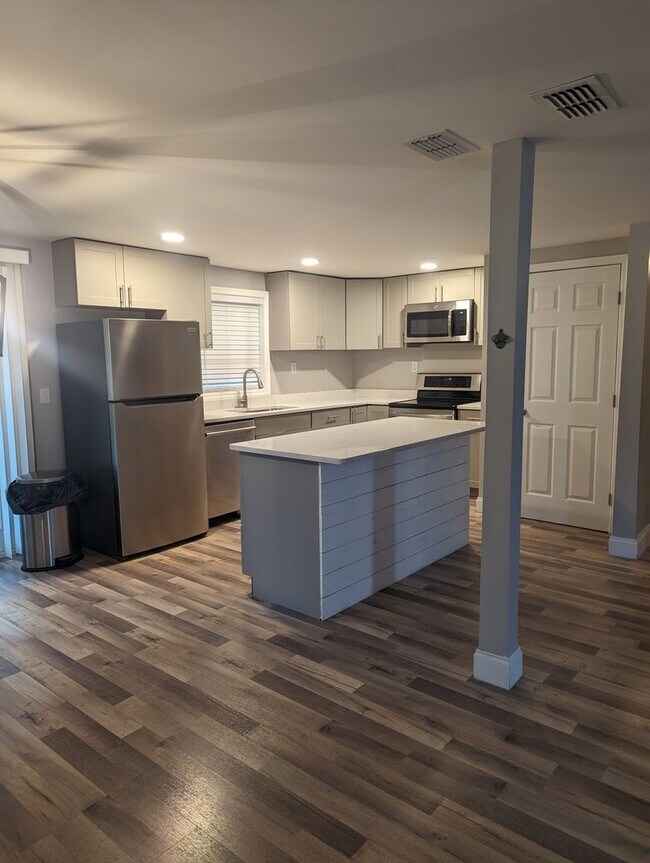 Foto del edificio - Completely Renovated Home